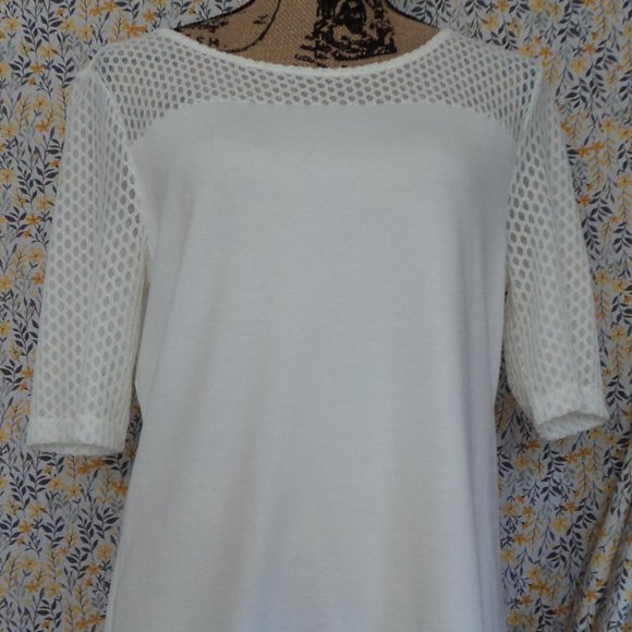 Elegant T-Shirt Style Top - Picture 2 of 7